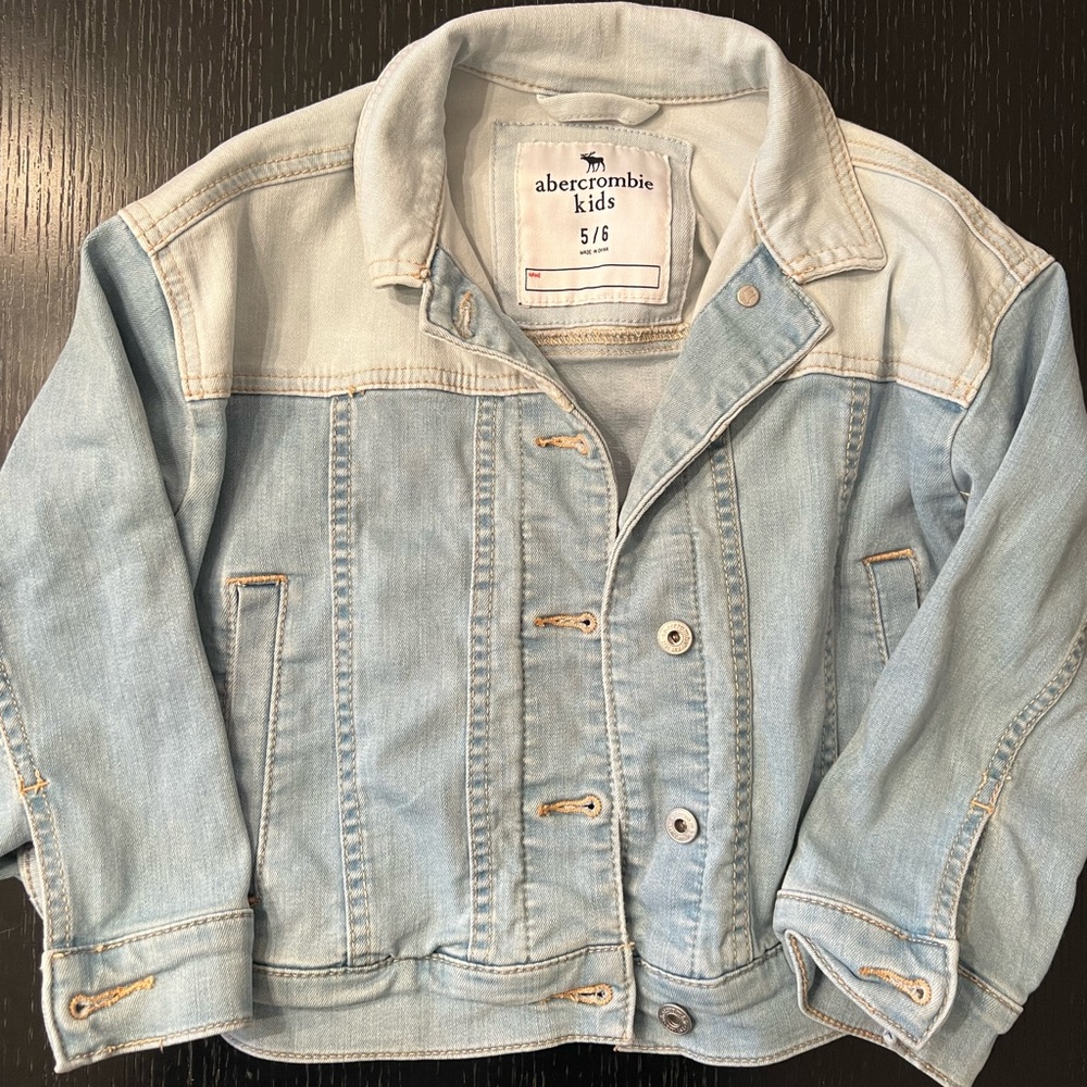 Like new jean jacket!